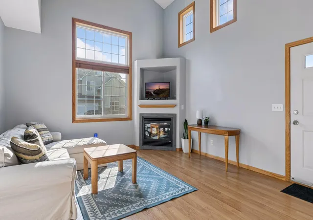Photo 4 of Single family home for sale at 3027 Juniper Ln #E, Saint Paul, MN 55125 | MLS# 7140303 | Listing updated on 2026-09-12
