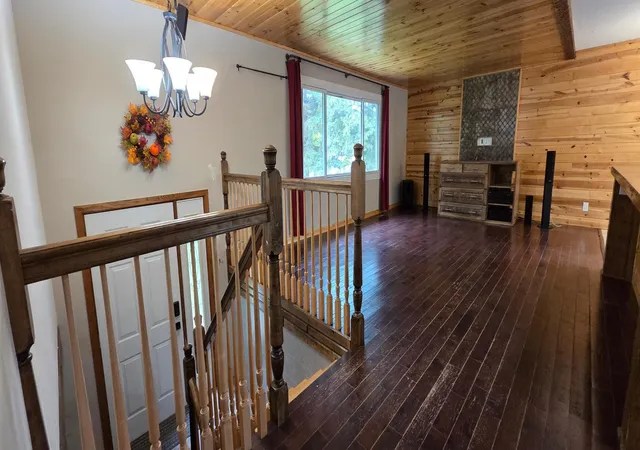 Photo 2 of Single family home for sale at 102 Shorewood Dr, International Falls, MN 56649 | MLS# 7140445 | Listing updated on 2026-09-15