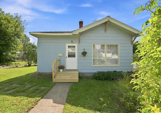 Photo 2 of Single family home for sale at 316 W Owatonna St, Duluth, MN 55803 | MLS# 7140469 | Listing updated on 2026-09-14