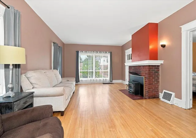 Photo 3 of Single family home for sale at 316 W Owatonna St, Duluth, MN 55803 | MLS# 7140469 | Listing updated on 2026-09-14
