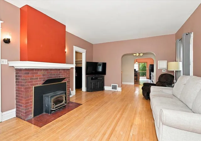 Photo 4 of Single family home for sale at 316 W Owatonna St, Duluth, MN 55803 | MLS# 7140469 | Listing updated on 2026-09-14