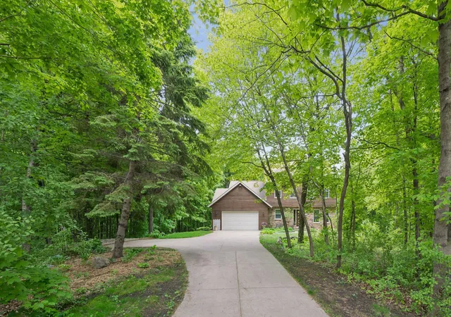 Photo 2 of Single family home for sale at 1745 1st Avenue SE, New Prague, MN 56071 | MLS# 7140550 | Listing updated on 2026-09-09