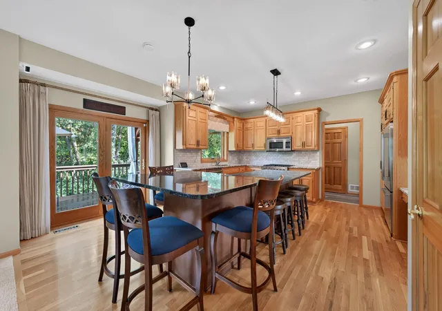 Photo 3 of Single family home for sale at 10817 Cambridge Ct, Burnsville, MN 55337 | MLS# 7140551 | Listing updated on 2026-09-14