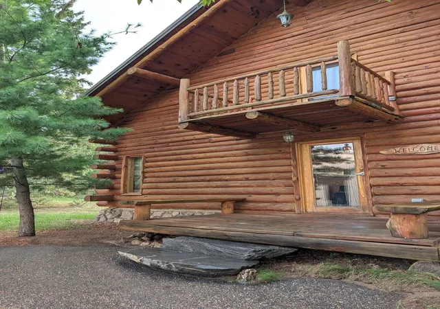 Photo 2 of Single family home for sale at 910 Pine St, Park Rapids, MN 56470 | MLS# 7140692 | Listing updated on 2026-09-14