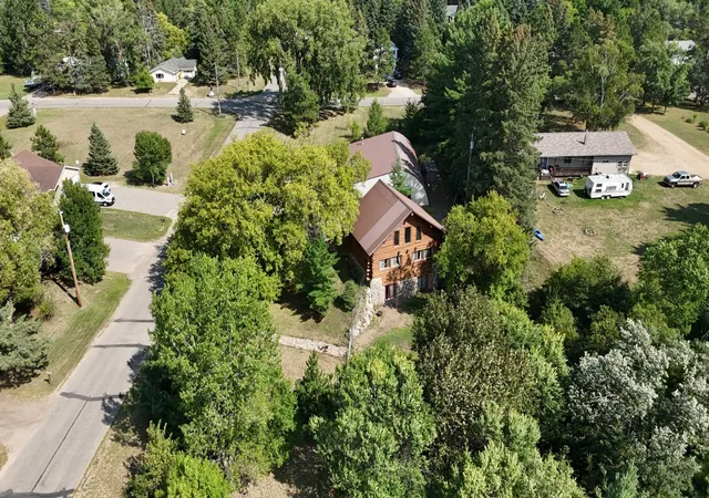 Photo 3 of Single family home for sale at 910 Pine St, Park Rapids, MN 56470 | MLS# 7140692 | Listing updated on 2026-09-14