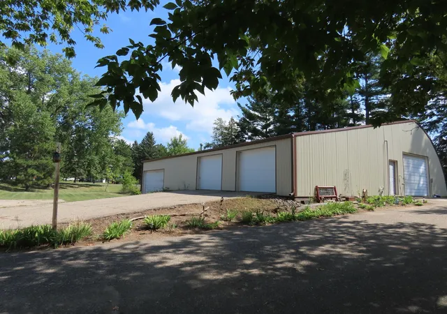 Photo 3 of Single family home for sale at 910 Pine St, Park Rapids, MN 56470 | MLS# 7140692 | Listing updated on 2026-09-14