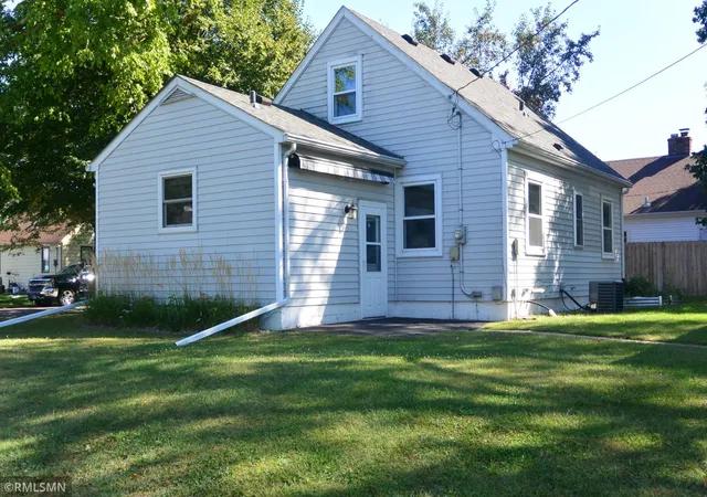 Photo 3 of Single family home for sale at 730 17th Street E, Glencoe, MN 55336 | MLS# 7140733 | Listing updated on 2026-09-14