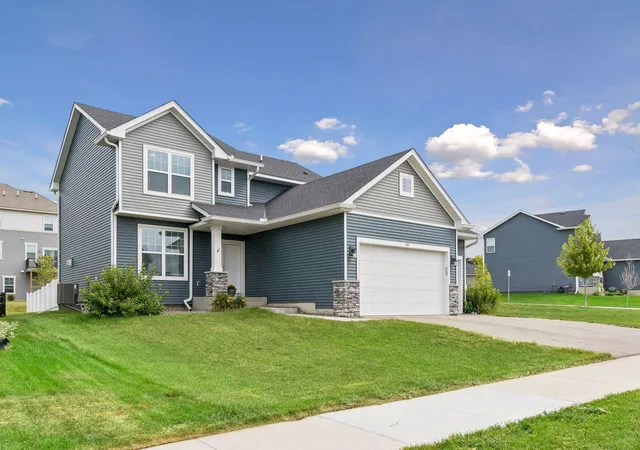 Photo 2 of Single family home for sale at 540 Waterford Pl, Waconia, MN 55387 | MLS# 7140748 | Listing updated on 2026-10-06
