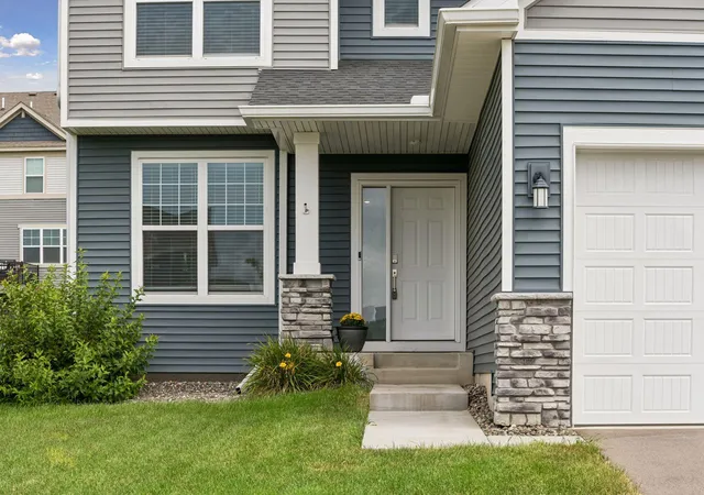 Photo 3 of Single family home for sale at 540 Waterford Pl, Waconia, MN 55387 | MLS# 7140748 | Listing updated on 2026-10-06