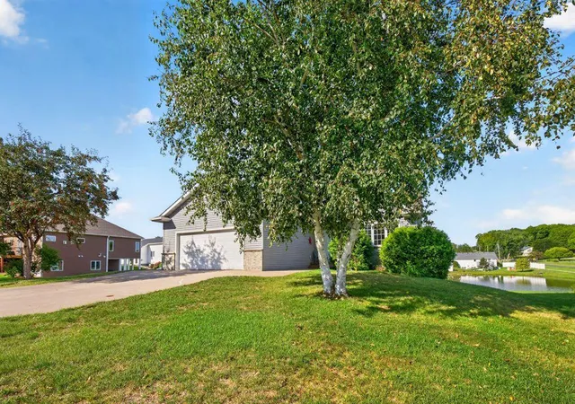 Photo 3 of Single family home for sale at 810 7th Avenue Sw, Pine Island, MN 55963 | MLS# 7140837 | Listing updated on 2026-09-11