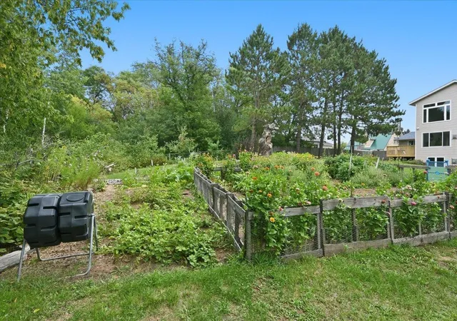 Photo 4 of Single family home for sale at 909 Park Ave, Cloquet, MN 55720 | MLS# 7140844 | Listing updated on 2026-09-30