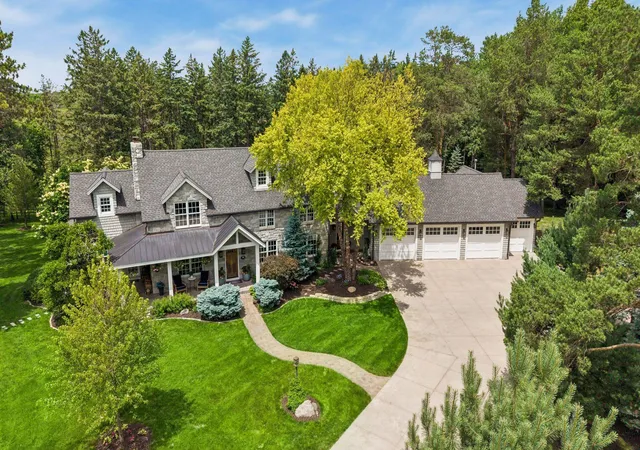 Photo 4 of Single family home for sale at 355 Stubbs Bay Rd N, Long Lake, MN 55356 | MLS# 7140847 | Listing updated on 2026-10-13