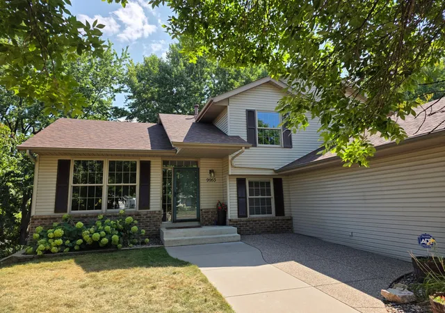 Photo 2 of Single family home for sale at 9953 Starlight Dr, Saint Paul, MN 55125 | MLS# 7140860 | Listing updated on 2026-09-15