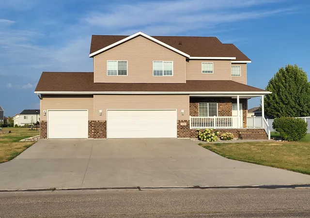 Photo 1 of Single family home for sale at 3698 N Sedona Dr, West Fargo, ND 58078 | MLS# 7140861 | Listing updated on 2026-10-03