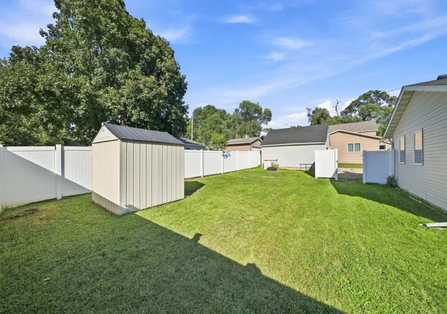 Photo 4 of Single family home for sale at 1201 2nd Avenue NW, Faribault, MN 55021 | MLS# 7140865 | Listing updated on 2026-09-14