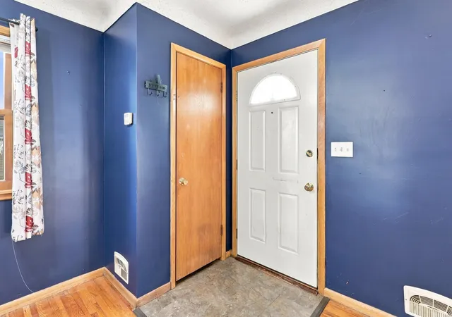 Photo 3 of Single family home for sale at 1045 Keefe St, Saint Paul, MN 55121 | MLS# 7140897 | Listing updated on 2026-09-14
