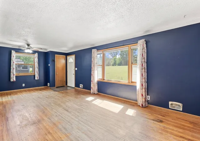 Photo 3 of Single family home for sale at 1045 Keefe St, Saint Paul, MN 55121 | MLS# 7140897 | Listing updated on 2026-09-14