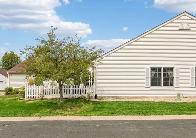 Photo 3 of Single family home for sale at 64 Thompson Ave W #43, Saint Paul, MN 55118 | MLS# 7140898 | Listing updated on 2026-09-11