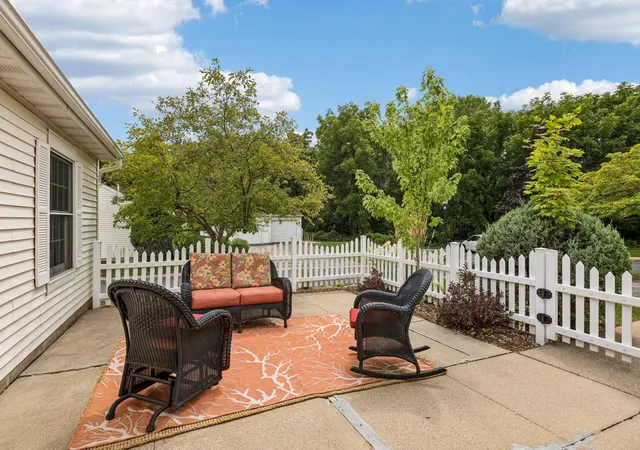 Photo 3 of Single family home for sale at 64 Thompson Ave W, Saint Paul, MN 55118 | MLS# 7140898 | Listing updated on 2026-10-21