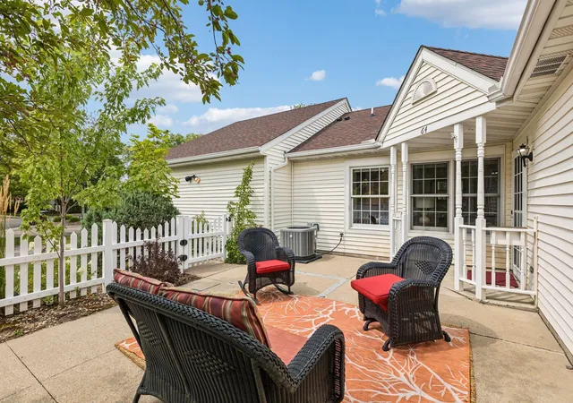 Photo 4 of Single family home for sale at 64 Thompson Ave W, Saint Paul, MN 55118 | MLS# 7140898 | Listing updated on 2026-10-21