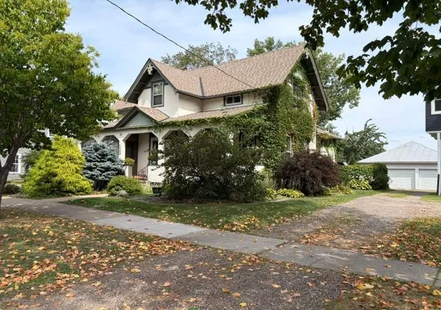 Photo 2 of Single family home for sale at 208 N High St, Lake City, MN 55041 | MLS# 7140938 | Listing updated on 2026-09-11