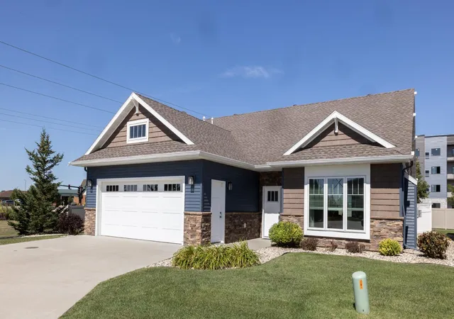 Photo 2 of Sale Pending at 4273 Coventry Dr S #E, Fargo, ND 58104 | MLS# 7140944 | Listing updated on 2026-09-11
