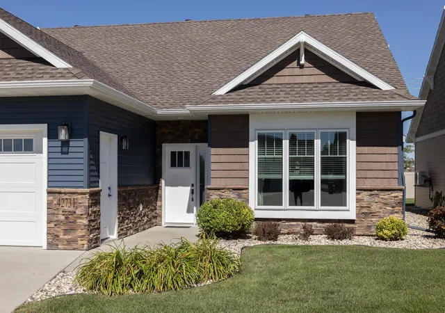 Photo 3 of Sale Pending at 4273 Coventry Dr S #E, Fargo, ND 58104 | MLS# 7140944 | Listing updated on 2026-09-11