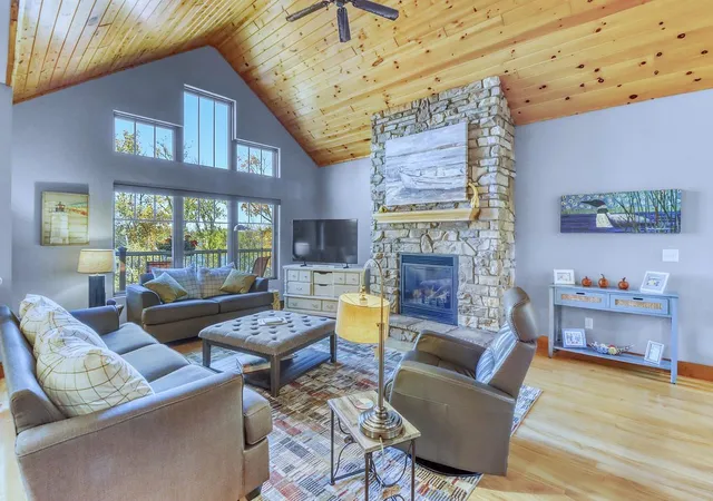 Photo 4 of Sale Pending at 2150 Shady Ln, Detroit Lakes, MN 56501 | MLS# 7140971 | Listing updated on 2026-09-14