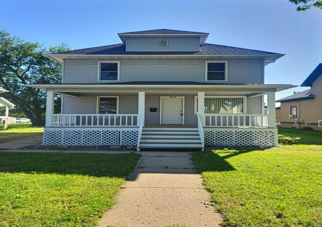 Photo 1 of Single family home for sale at 229 S Elm St, Fairmont, MN 56031 | MLS# 7140995 | Listing updated on 2026-09-22