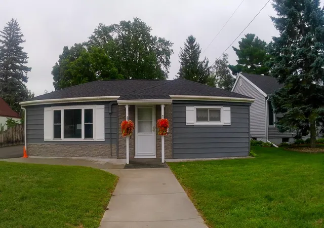 Photo 3 of Single family home for sale at 331 4th Avenue SW, Perham, MN 56573 | MLS# 7141011 | Listing updated on 2026-09-15