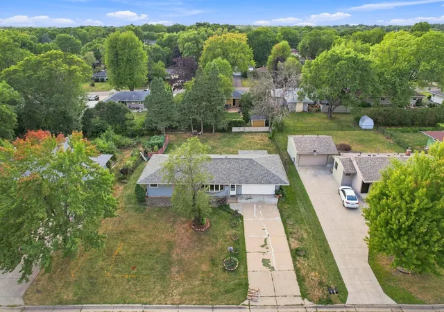 Photo 3 of Single family home for sale at 2795 Farrington St, Saint Paul, MN 55113 | MLS# 7141018 | Listing updated on 2026-09-11