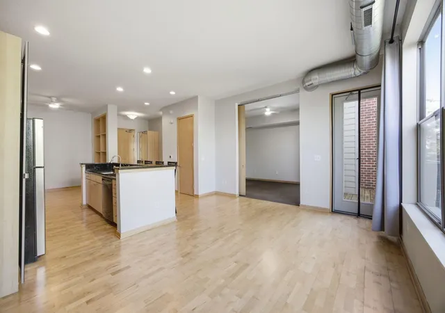 Photo 3 of Condo for sale at 3640 Wooddale Ave S #305, Minneapolis, MN 55416 | MLS# 7141020 | Listing updated on 2026-09-11