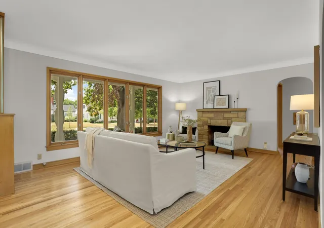 Photo 3 of Sale Pending at 1859 Saunders Ave, Saint Paul, MN 55116 | MLS# 7141061 | Listing updated on 2026-09-14