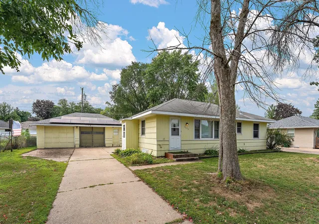 Photo 1 of Single family home for sale at 8820 Greenway Ave S, Cottage Grove, MN 55016 | MLS# 7141122 | Listing updated on 2026-09-23