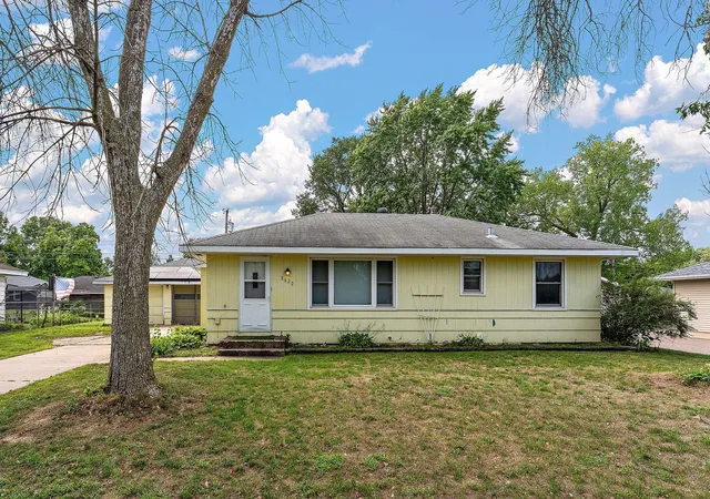 Photo 2 of Single family home for sale at 8820 Greenway Ave S, Cottage Grove, MN 55016 | MLS# 7141122 | Listing updated on 2026-09-23