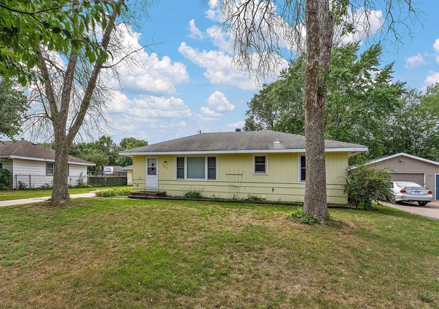 Photo 3 of Single family home for sale at 8820 Greenway Ave S, Cottage Grove, MN 55016 | MLS# 7141122 | Listing updated on 2026-09-23