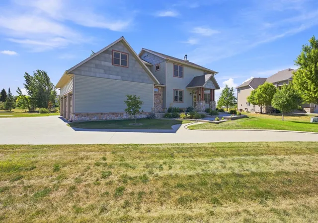 Photo 2 of Single family home for sale at 7107 Maple Ln, Horace, ND 58047 | MLS# 7141125 | Listing updated on 2026-09-14