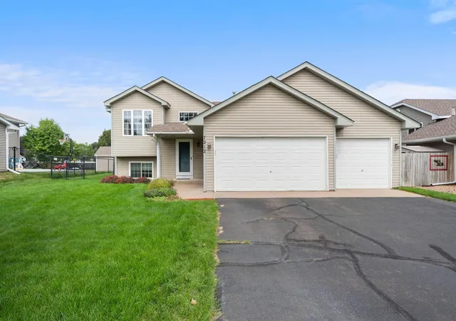 Photo 1 of Single family home for sale at 7212 96th Street S, Cottage Grove, MN 55016 | MLS# 7141152 | Listing updated on 2026-10-05