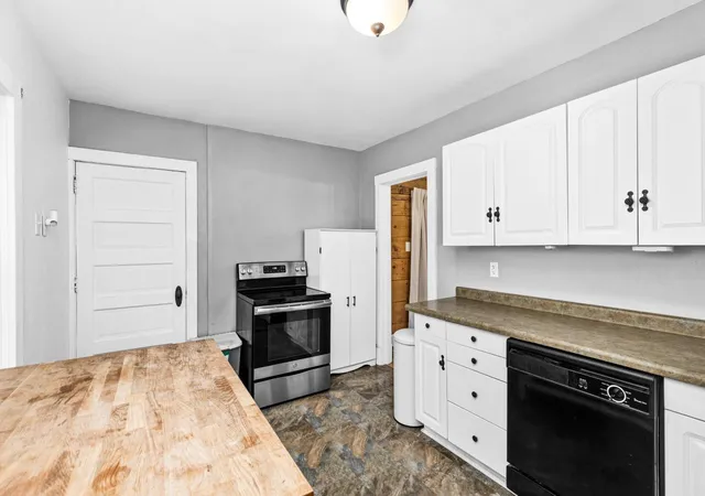 Photo 3 of Sale Pending at 9239 Meadow St, Duluth, MN 55810 | MLS# 7141174 | Listing updated on 2026-09-23