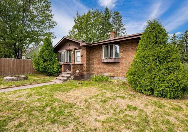 Photo 2 of Single family home for sale at 401 W Gary St, Duluth, MN 55808 | MLS# 7141186 | Listing updated on 2026-09-11
