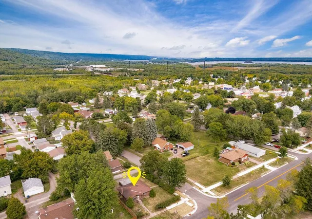 Photo 3 of Single family home for sale at 401 W Gary St, Duluth, MN 55808 | MLS# 7141186 | Listing updated on 2026-09-11