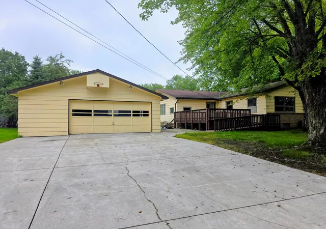 Photo 3 of Single family home for sale at 1410 Home Ln, International Falls, MN 56649 | MLS# 7141214 | Listing updated on 2026-09-11