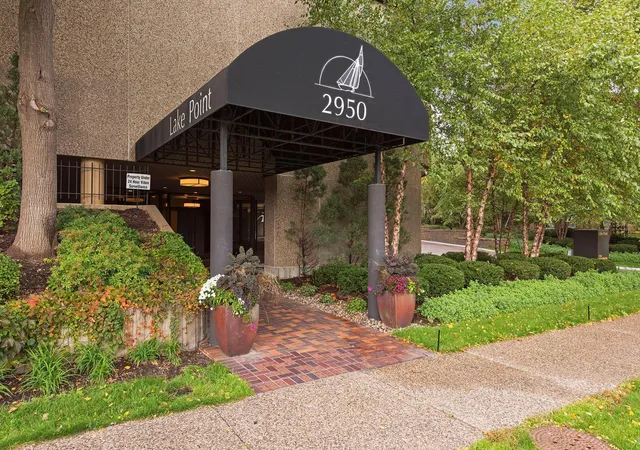 Listing Photo 5 - Condo for sale in building located at 2950 Dean Pkwy, Minneapolis, MN 55416 - Unit #1805