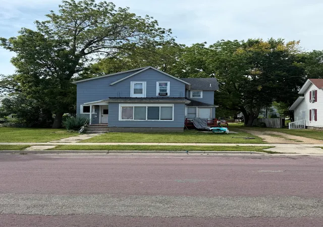 Photo 1 of Multi family home for sale at 224 S Park St, Fairmont, MN 56031 | MLS# 7141290 | Listing updated on 2026-09-11