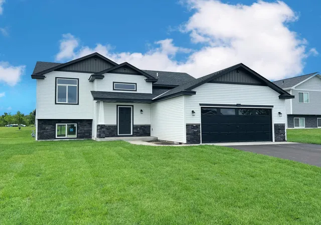 Photo 2 of Single family home for sale at 1143 29th Street Ne, Sauk Rapids, MN 56379 | MLS# 7141299 | Listing updated on 2026-09-11