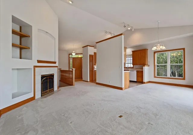 Photo 4 of Single family home for sale at 583 Holly Ln N, Saint Paul, MN 55128 | MLS# 7141350 | Listing updated on 2026-09-14