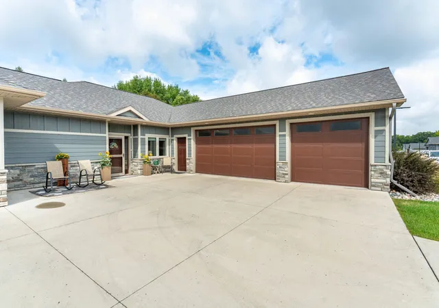 Photo 1 of Single family home for sale at 740 Oak Trl, Fergus Falls, MN 56537 | MLS# 7141359 | Listing updated on 2026-09-11