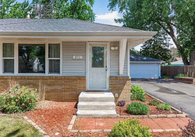 Photo 4 of Single family home for sale at 211 92nd Avenue NE, Minneapolis, MN 55434 | MLS# 7141363 | Listing updated on 2026-09-11