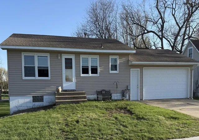 Photo 1 of Single family home for sale at 610 8th Avenue Ne, Waseca, MN 56093 | MLS# 7141374 | Listing updated on 2026-09-11
