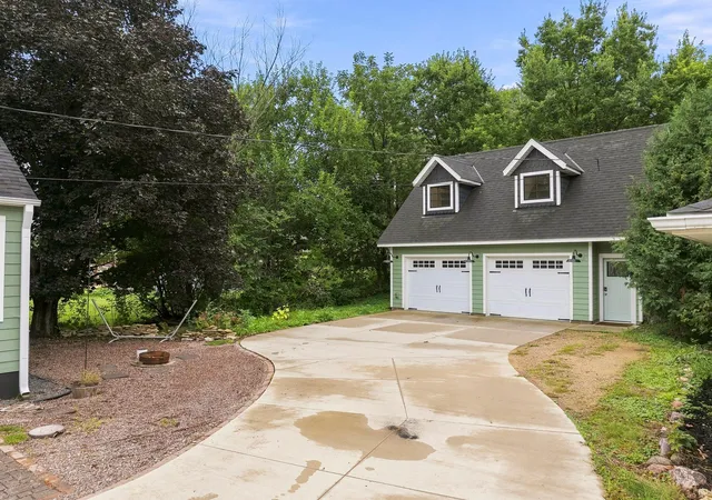 Photo 2 of Single family home for sale at 809 1st Street W, Northfield, MN 55057 | MLS# 7141386 | Listing updated on 2026-09-15